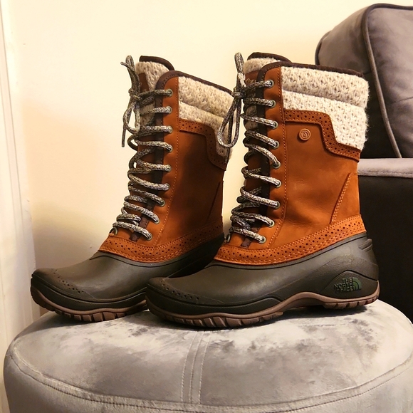 Shoes - North Face Winter NWOT Boots